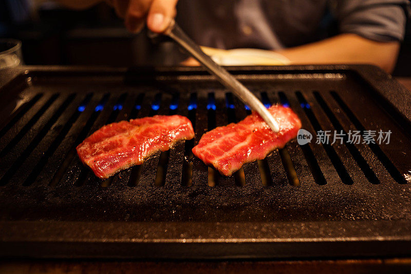 Yakiniku -在Yakiniku餐厅烤肉